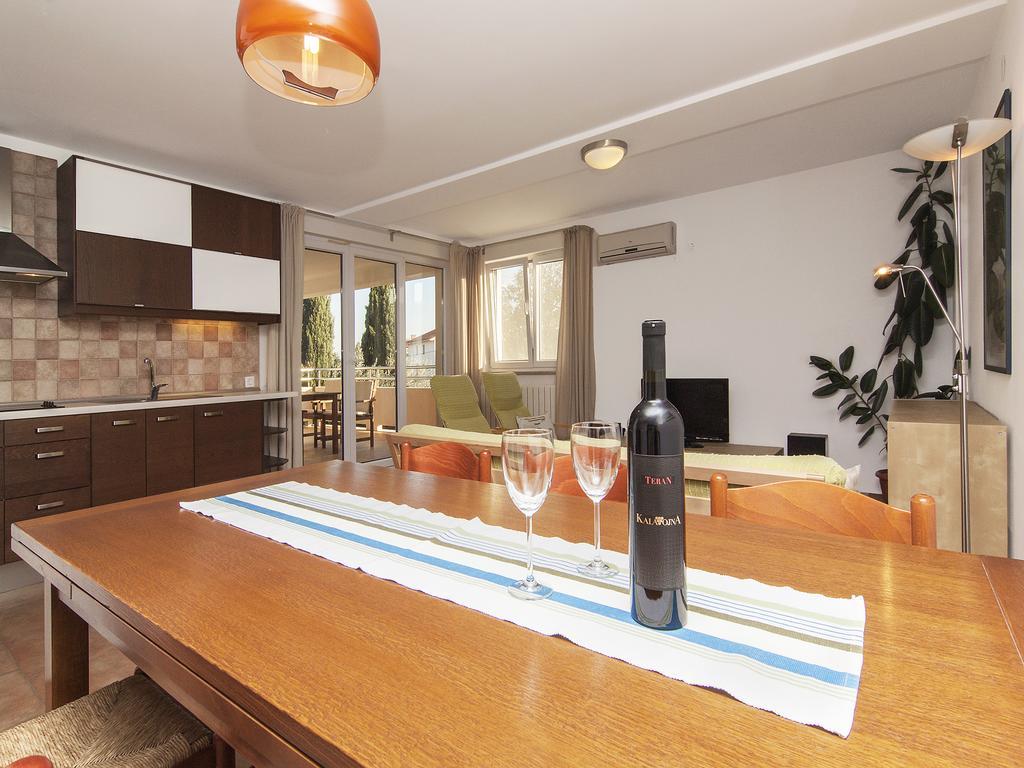 Apartments Ceja Near Sea Medulin Rom bilde