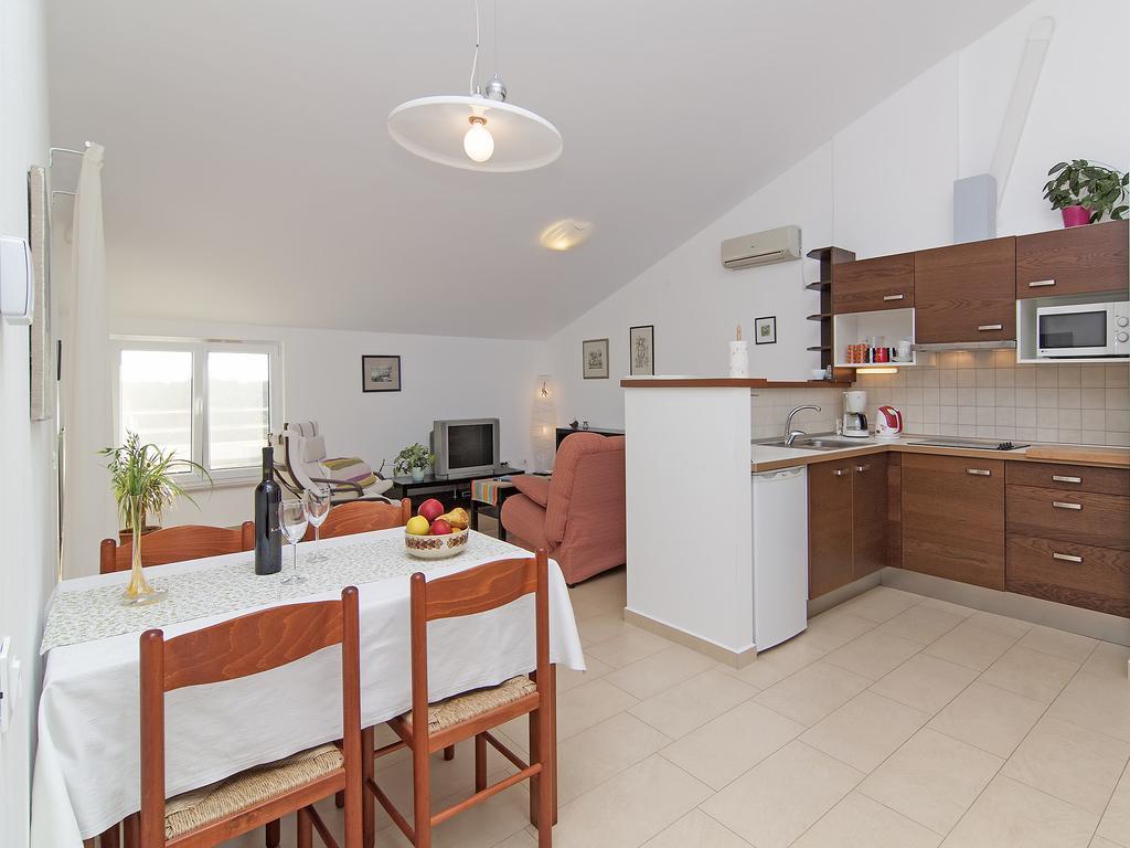 Apartments Ceja Near Sea Medulin Rom bilde