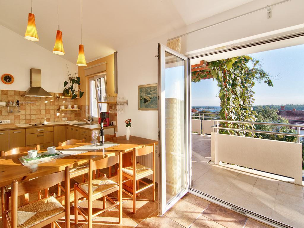 Apartments Ceja Near Sea Medulin Rom bilde